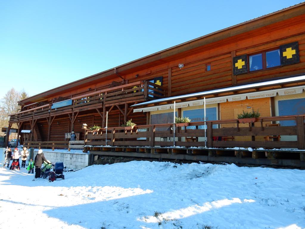 Sport-Hotel Sibenicni Vrch Mnichovice Экстерьер фото
